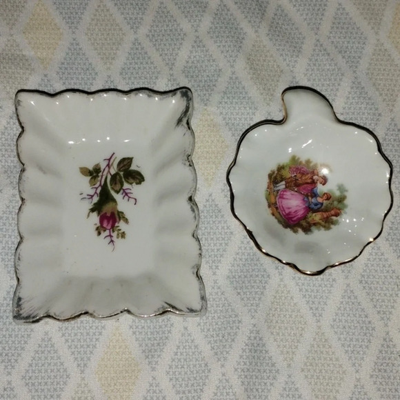 2 piece porcelain small dishes - Picture 1 of 6